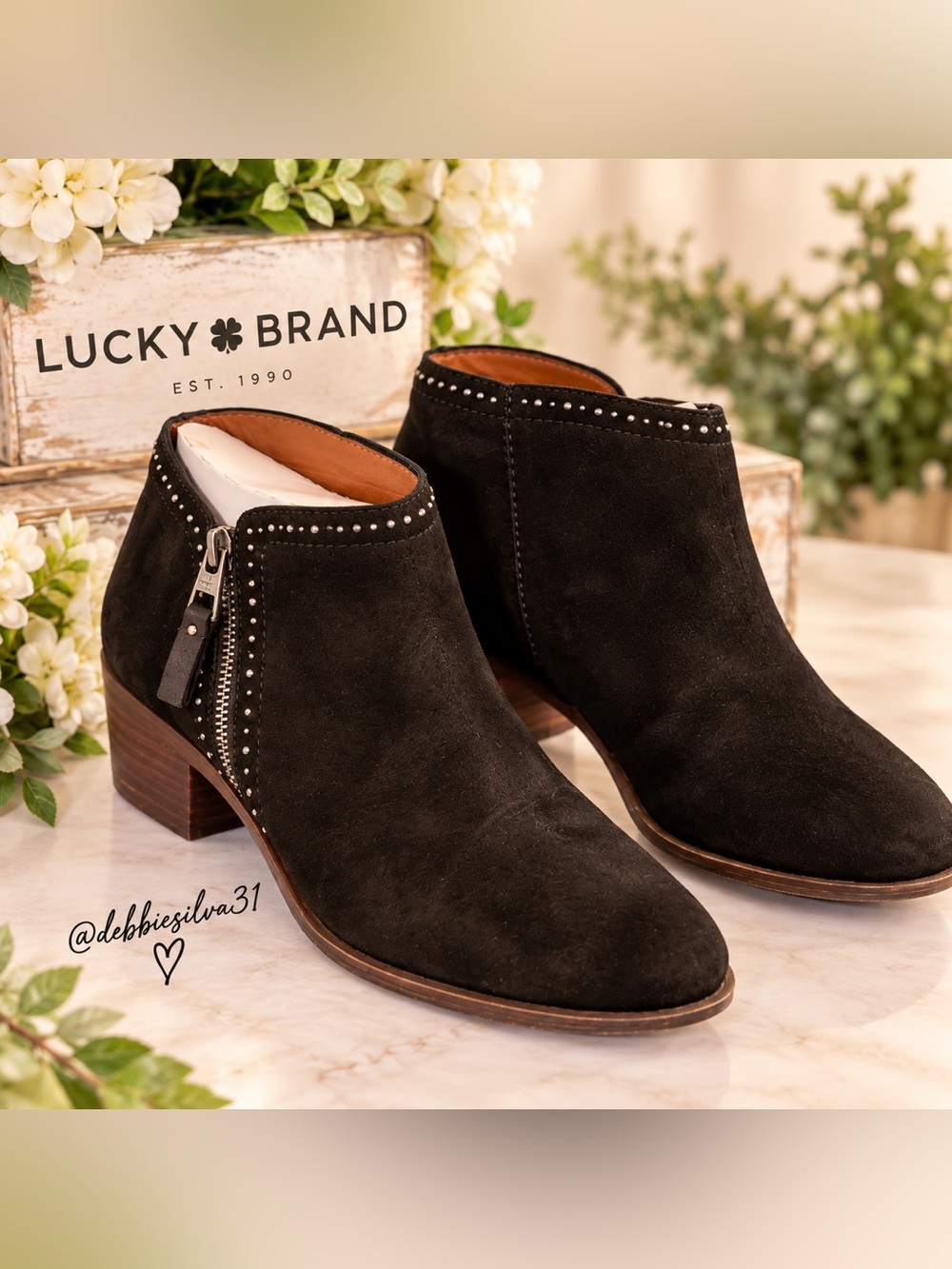 Lucky Brand Studded Suede Ankle Booties Size 8M Side Zip Stacked Heel